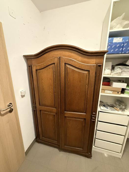 Solidna szafa dębowa w klasycznym stylu - lite drewno, stan b. dobry