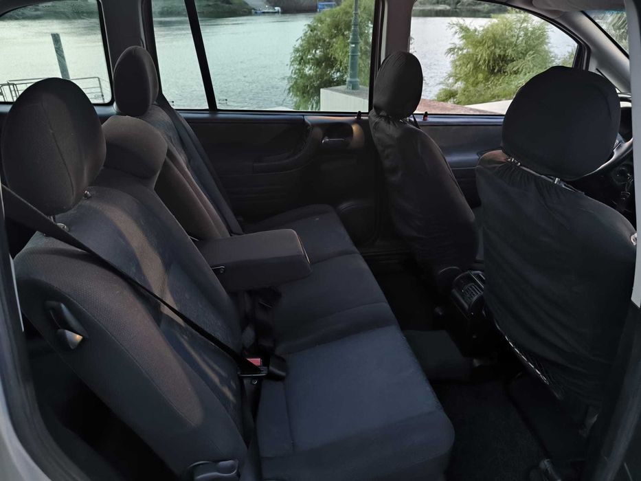 Opel Zafira 2.0 DTI 101cv - 7 Lugares
