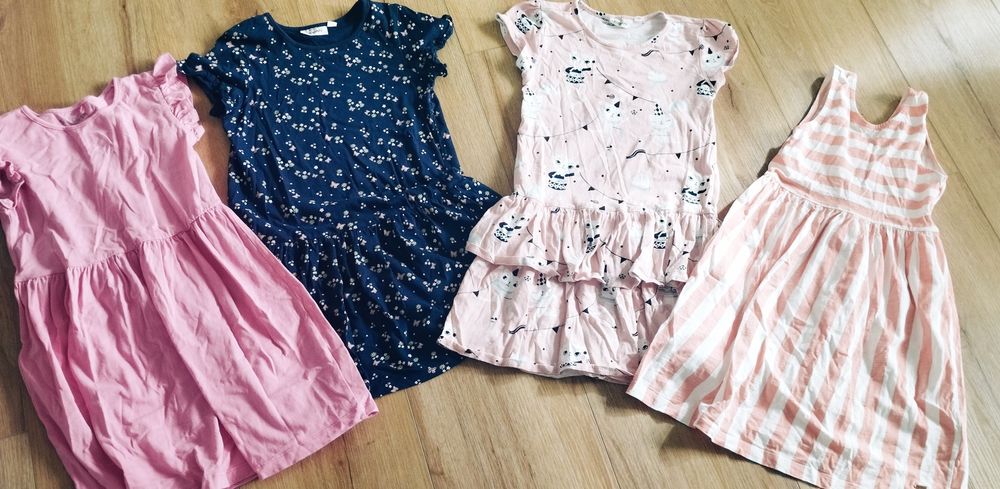 Zestaw letnich sukienek dla dziewczynki 122/128