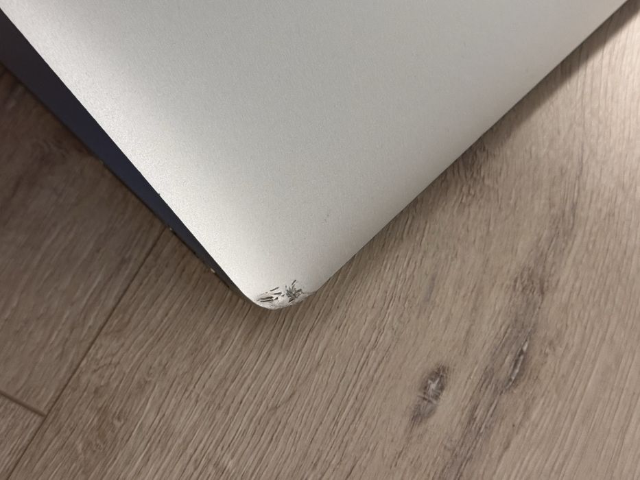 Macbook Air 13 intel core i7 ( 13 inch, mid 2012) 250 gb