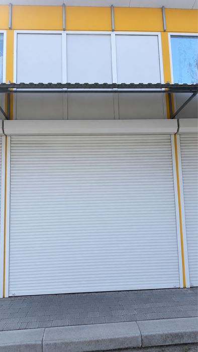 Продам двоповерховий магазину кіоск на ринку Пилипа Орлика торгове місце 16.2кв прохідне місце