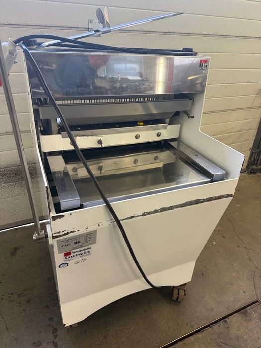 Krajalnica do chleba JAC BEM 450/10