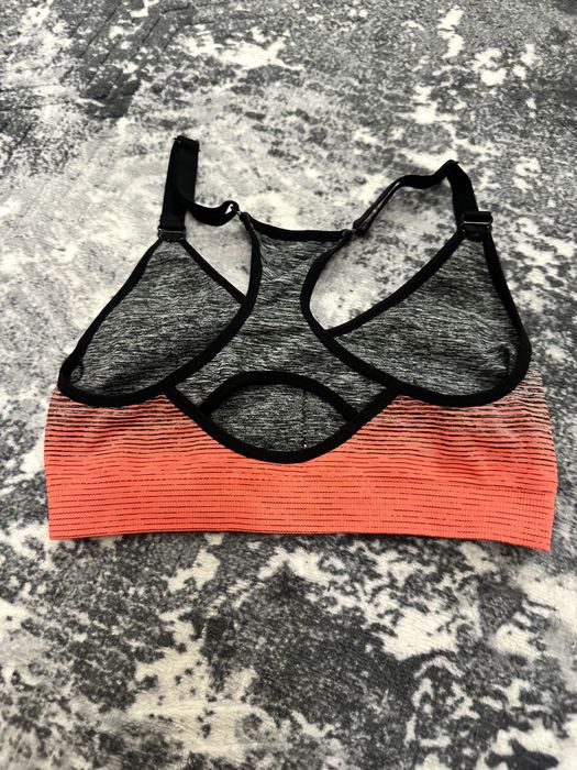 Продам спортивний топ