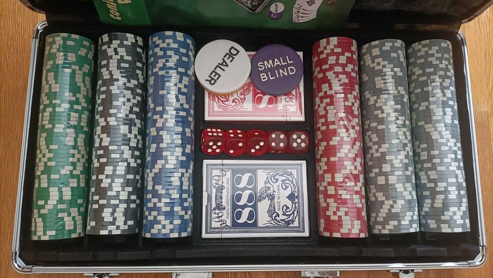 Mala de Jogos com fichas