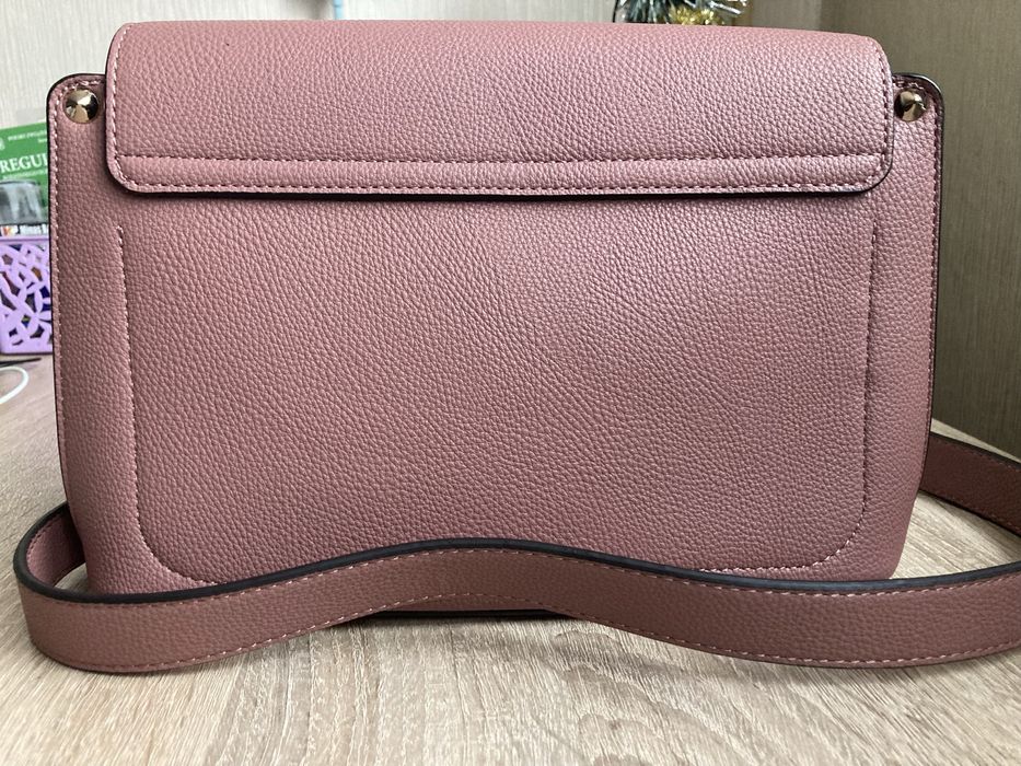 Oryginalna torebka Guess, nowa z workiem przeciwkurzowym