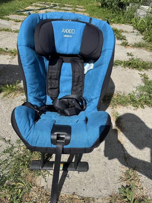Fotelik Axkid minikid do jazdy tyłem