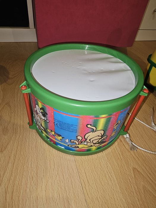 Pequeno bombo para criança