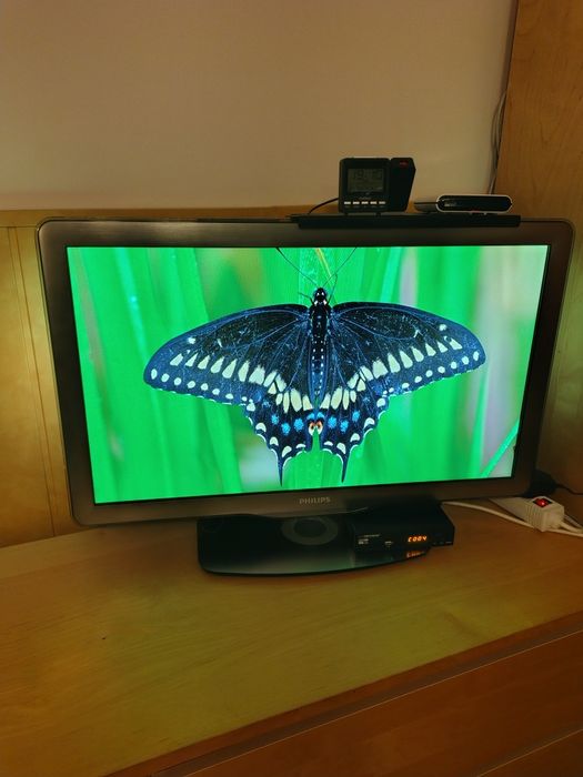 TV Philips - 32cale z unikalną funkcją Ambilight   Spectra, dołączam dekoder (DVB-T2/HEVC)