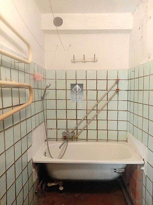 Продам 2-кімнатну квартиру в Дніпровському районі, вул. Щаслива