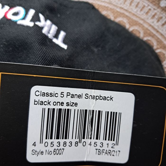 Czapka z daszkiem TikTok