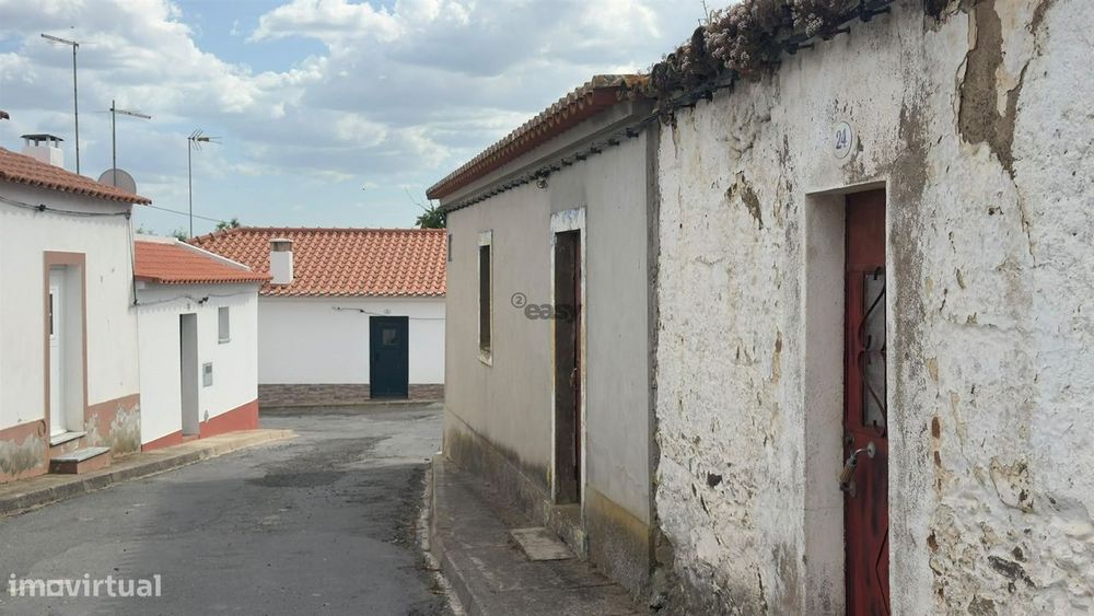 Moradia T2 para remodelar em Namorados - Castro Verde