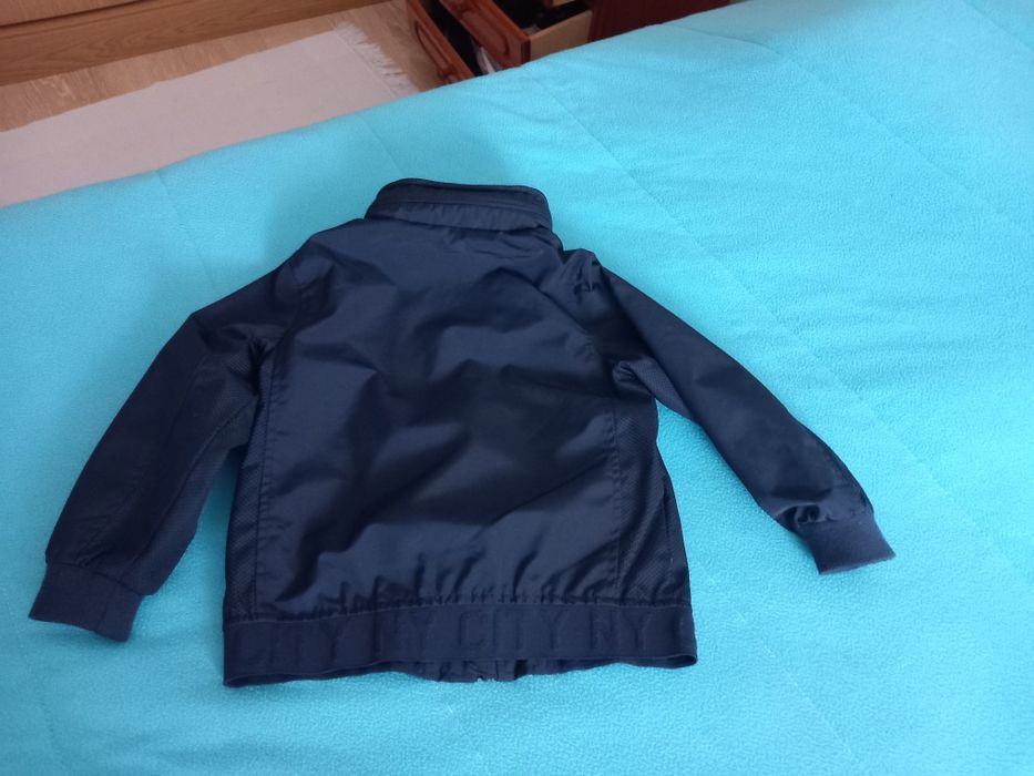 Casaco impermeável azul marinho da Chicco