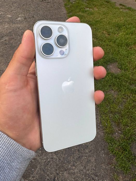 Продам iPhone 15 Pro Max