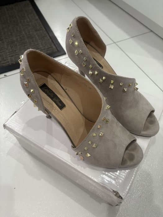 Buty damskie na szpilce 38
