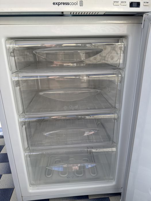 LG Express cool Mini congelador semi novo