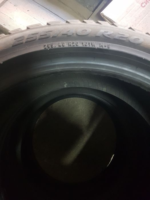 продам шины пирелли зимние 255/40/R20