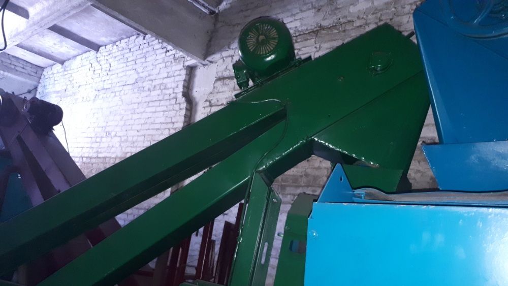 Продам овс-25,зерноочистна машина,очісник вороху,віялка.