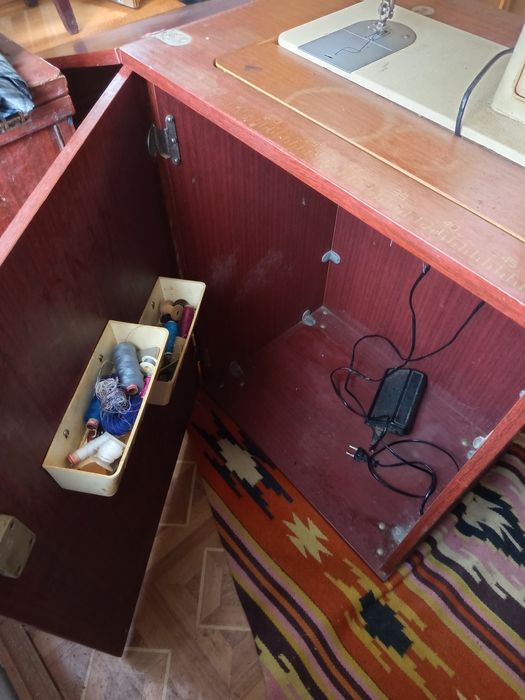 Швейна машинка Чайка 142 М