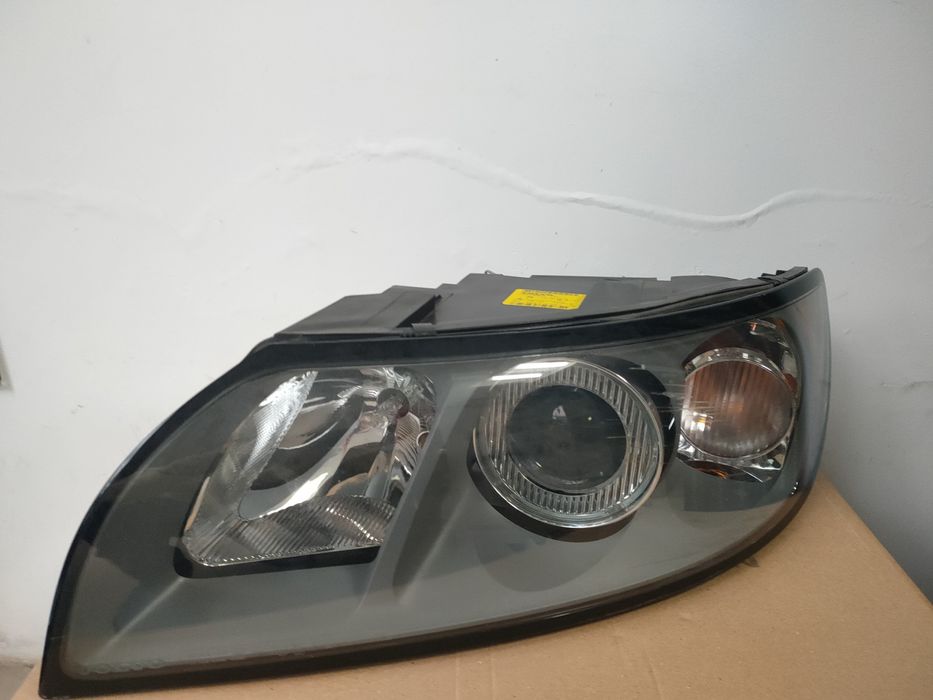 Farol Esquerdo VOLVO V50 (545) 1.6