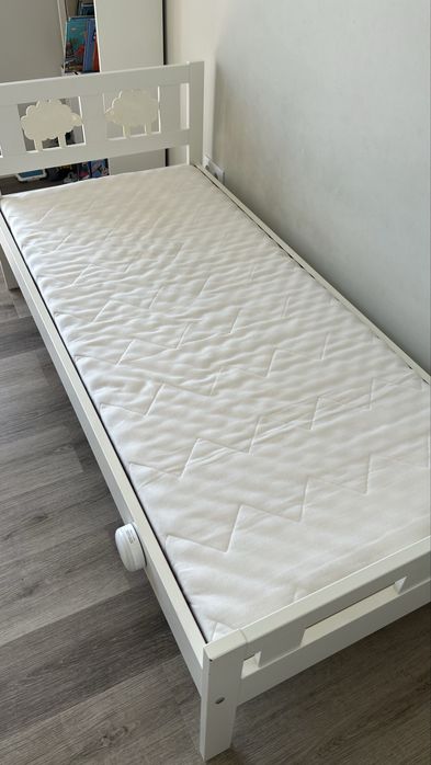 Cama infantil IKEA KRITTER 70x160 com colchão e acessórios