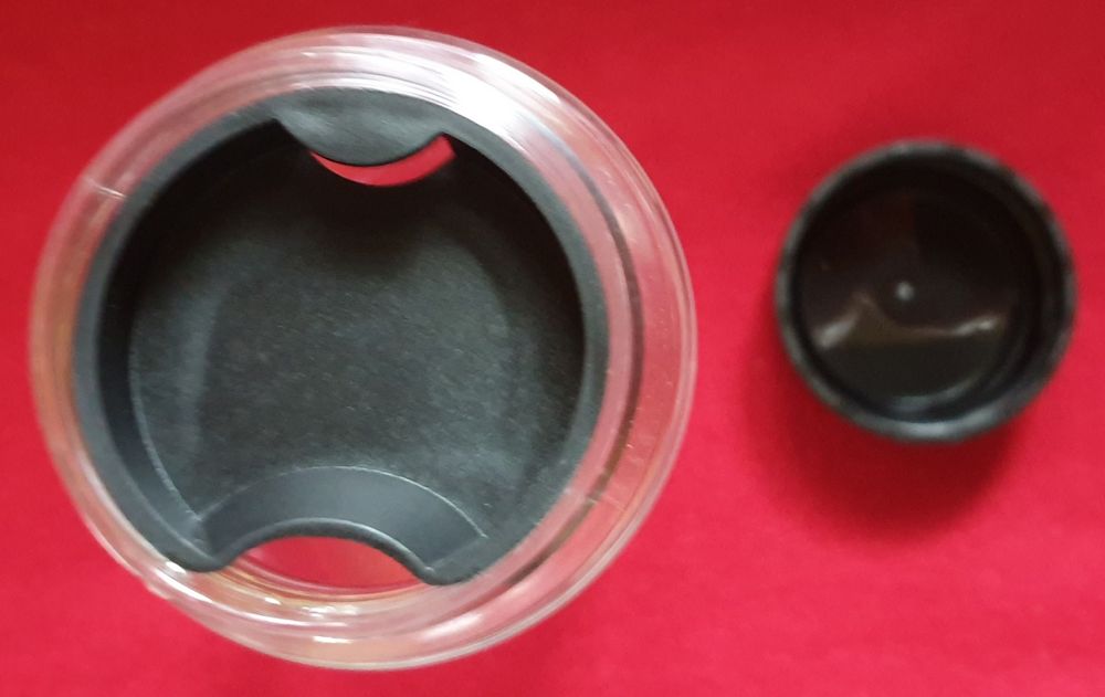 Пляшка + стаканчик ( пластик)