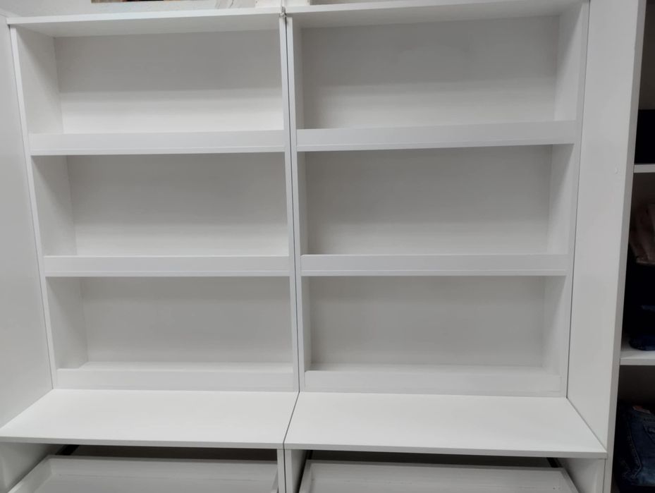 Meble, wyposażenie sklepu, regały, lady, wieszaki