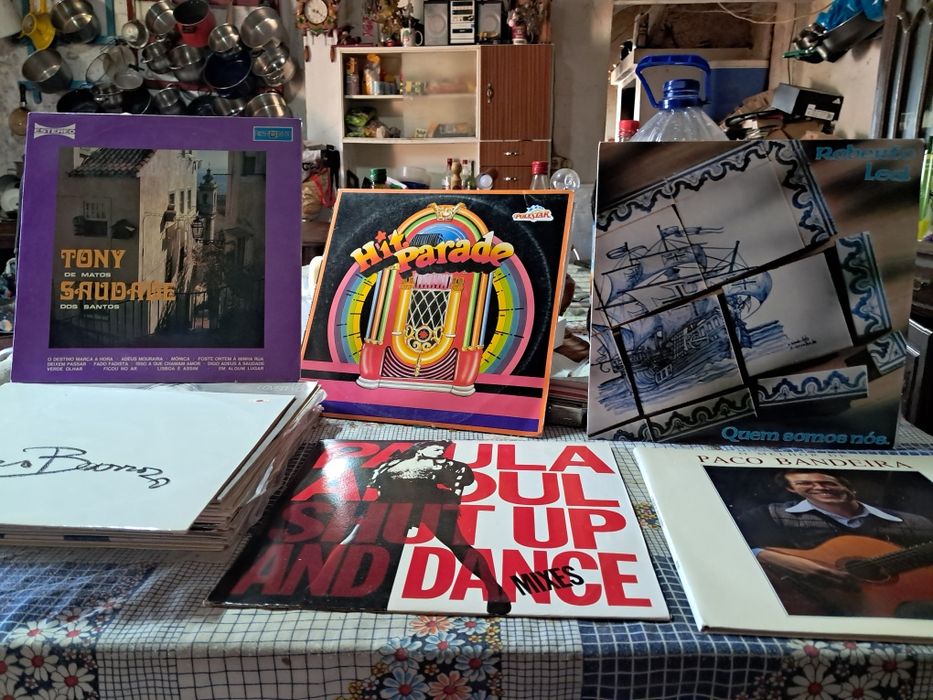 Discos de vinil ,fados,pop
