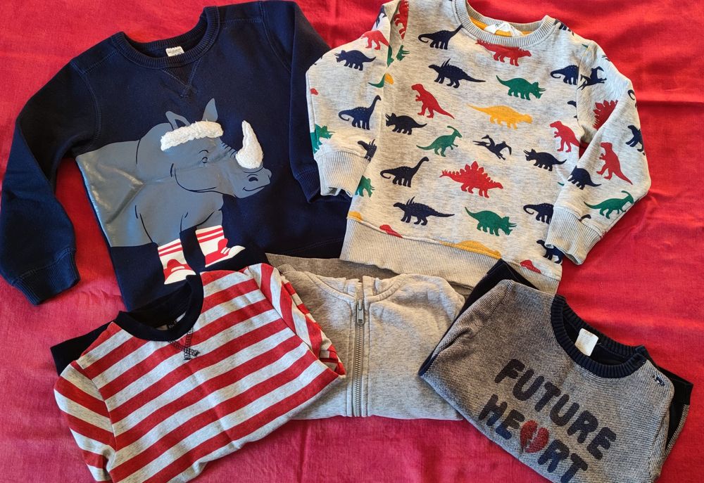 Брендовые свитера на мальчика 3-4 года.