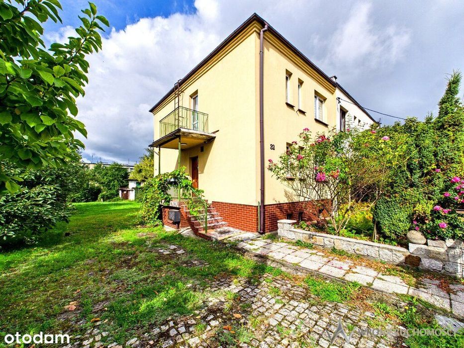 Dom piętrowy Karłowice, działka 616 m²