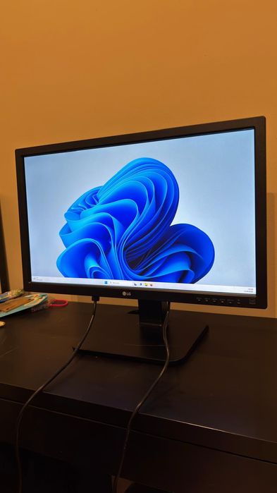 Monitor LG 24 cale
