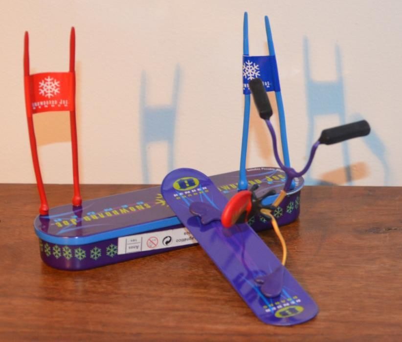 Boneco dobrável/flexível (BENDER) - “Snowboard Joe” (praticante de sno