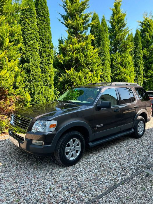 Ford Explorer Ford Explorer ze Szwajcarii, nie Jeep Grand Cherokee