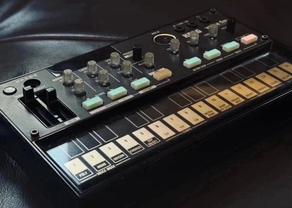 Korg Volca FM syntezator