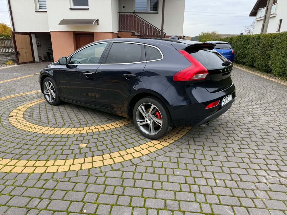 Volvo v40 2015 2.0 150km