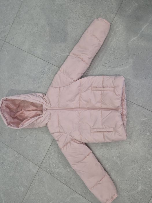 Дитяча весняна куртка.