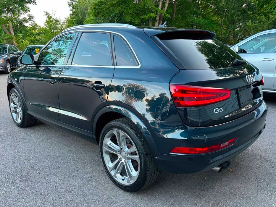 Audi Q3      2015