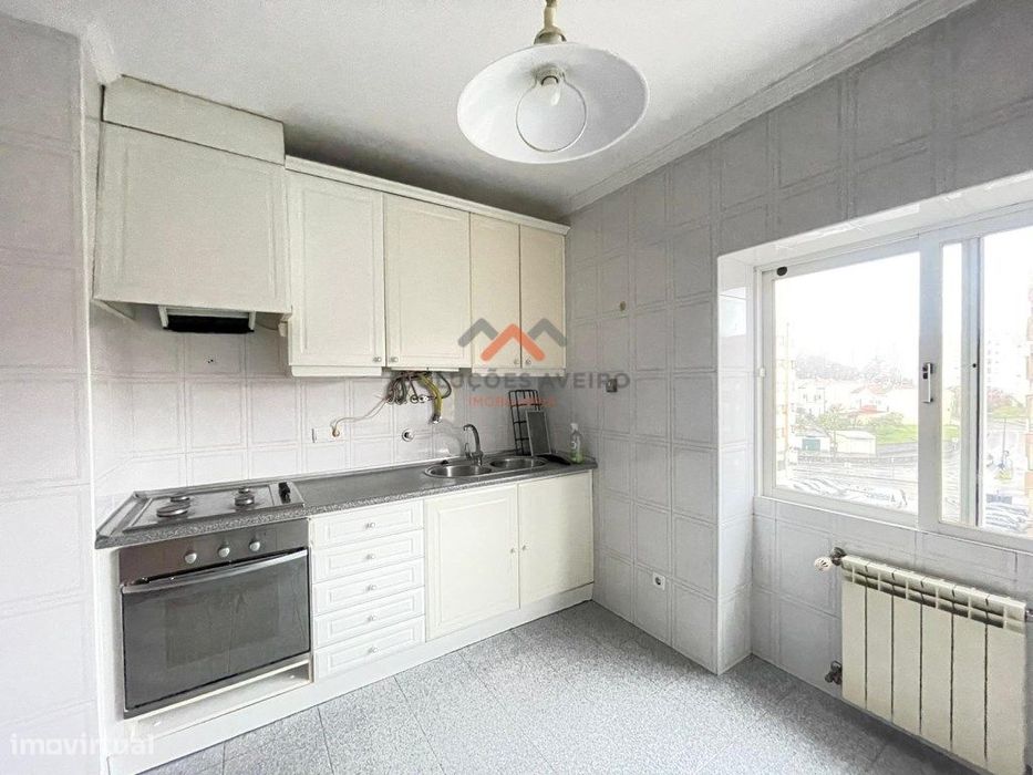 Apartamento T3 em Esgueira - Conforto, Espaço e Excelente Localização — Esgueira, Aveiro