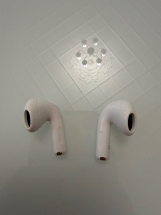 Airpods 4 правий лівий оригінал