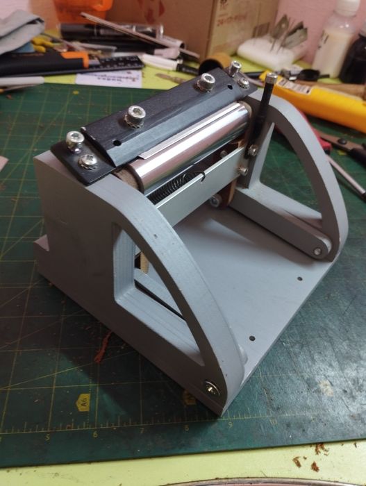 Двоїльний станок для шкіри