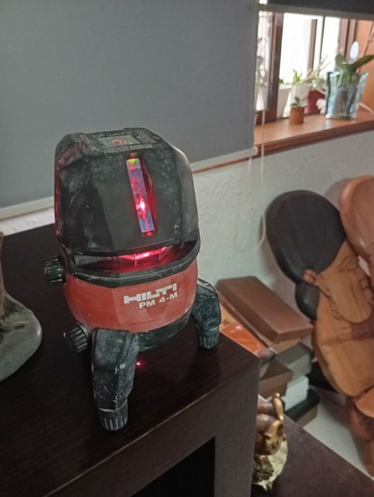 Nível laser hilti com tripé