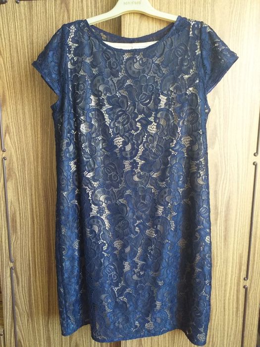 Нарядное гипюровое платье