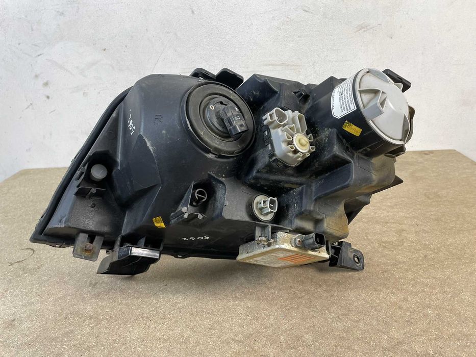 Lampa prawa przód xenon Suzuki Grand Vitara II 05-14r EU