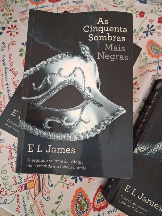Livros: Anne Frank, Nuno Lobo Antunes, Milan Kundera e Trilogia Cinquenta Sombras de Grey