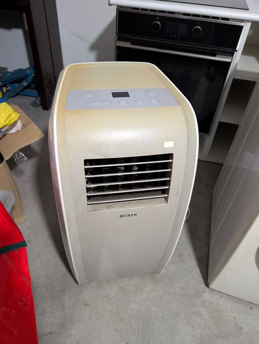 Ar Condicionado Portátil BECKEN BAC2511 (24 m² - 12000 BTU - Branco)