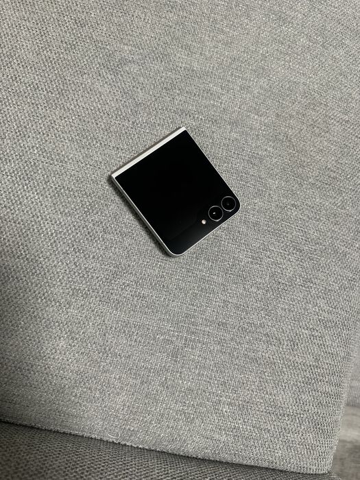 Samsung Zflip 7 Fe