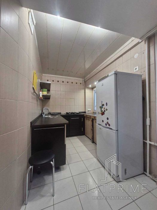 Продам 2к квартиру,2 поверх, метро, парк, пр-т Голосіївський, ТОРГ