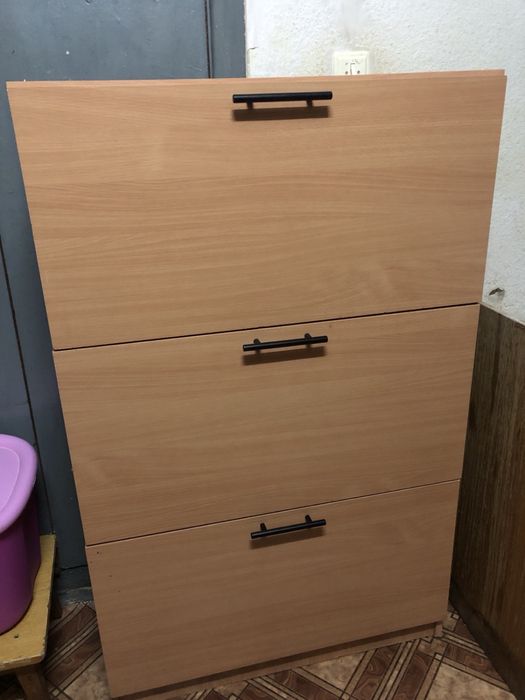 Шафа на взуття, містка та стильна