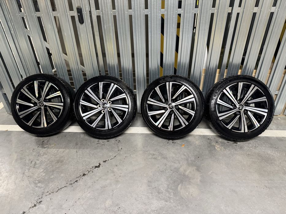 Koła Toyota Corolla E21 R17