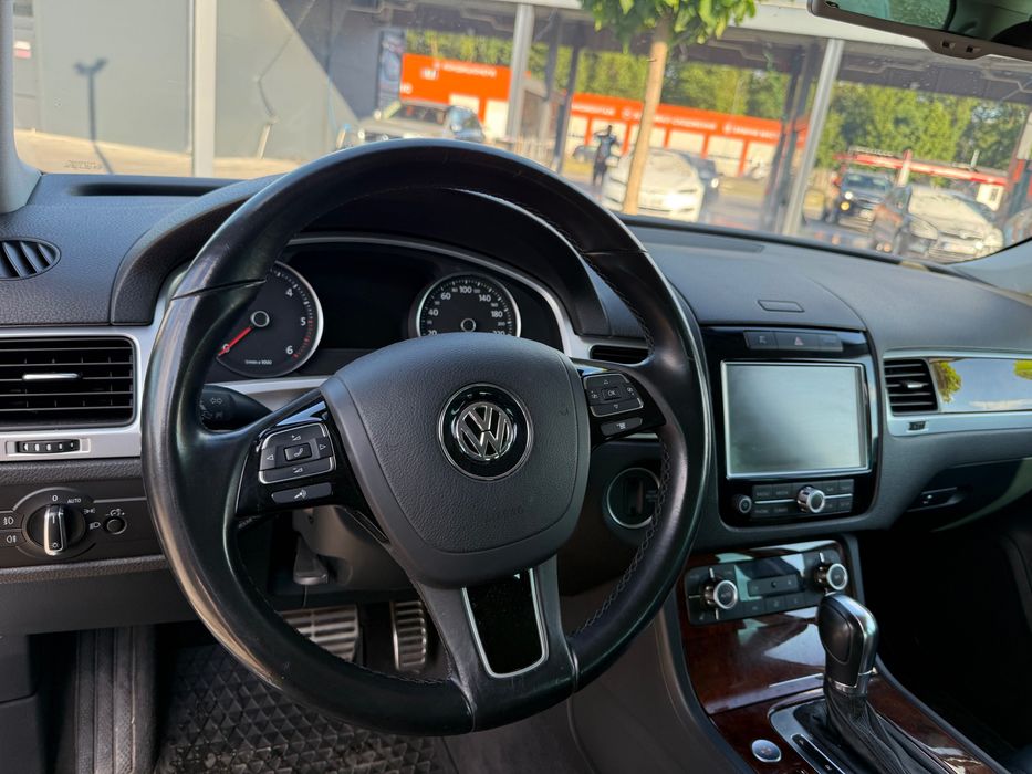 Автомобіль Touareg 2014 VIN WVGZZZ7PZED024278 фото оголошення 6 з 13