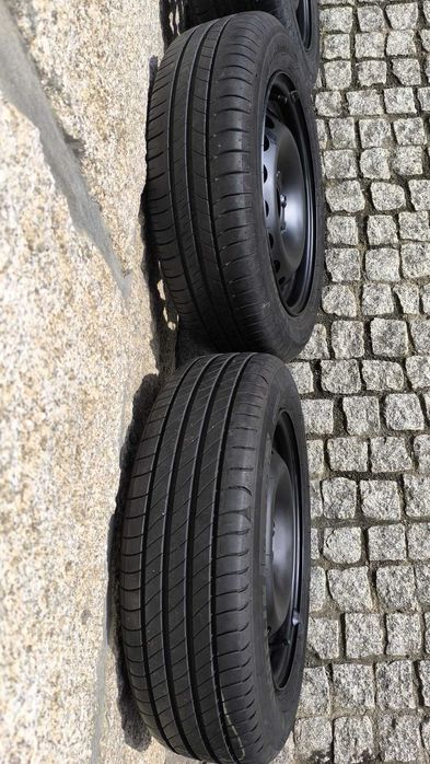 4 jantes 15" de ferro com pneus Michelin como novos